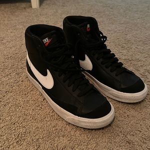 nike blazer mid